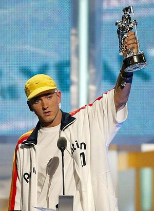 eminem-2002-vma-outfit