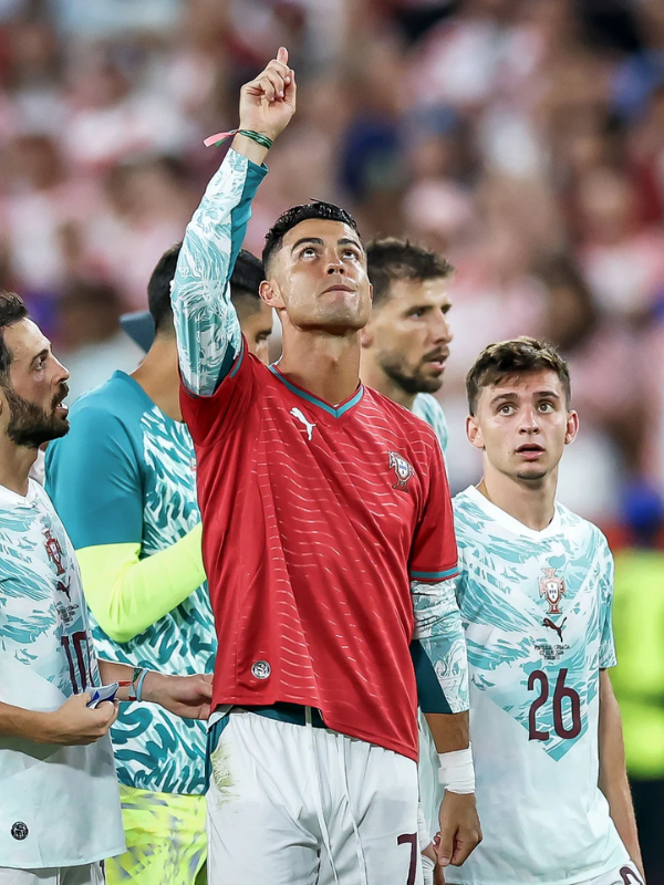 2026-Ronaldo-21-Red-Jersey