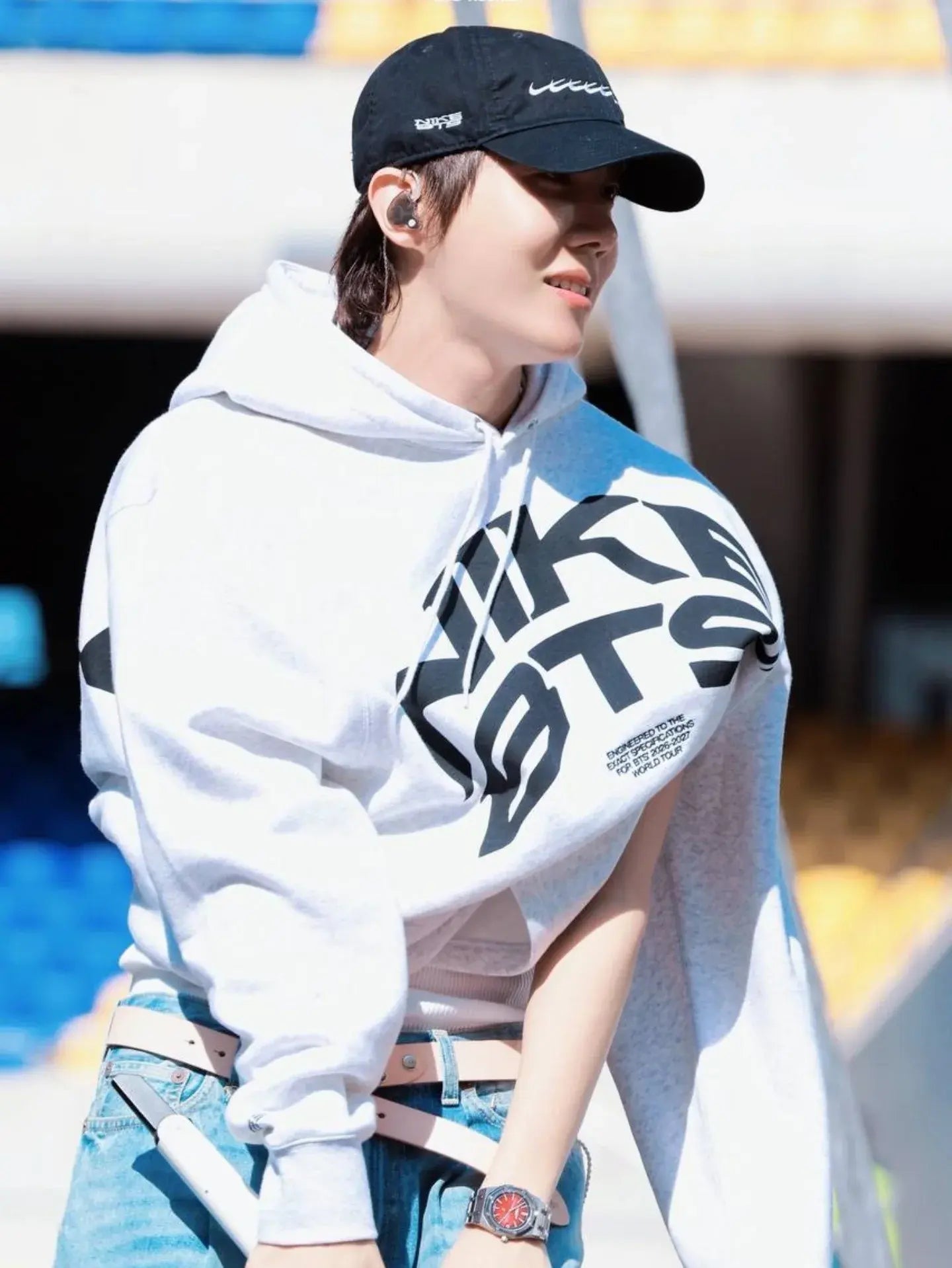 JHope-BTS-Arirang-Concert-Busan-Nike-x-BTS-Hoodie-ew